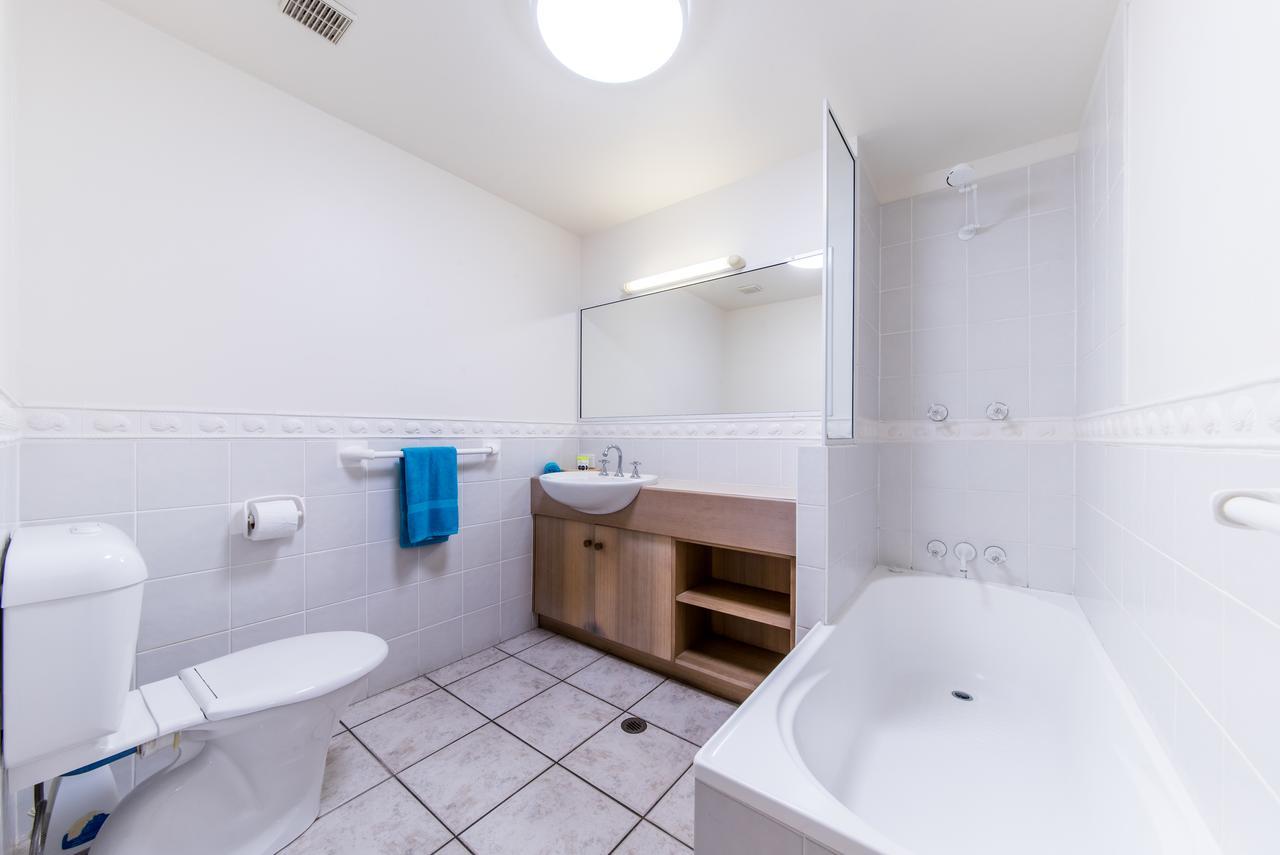 Magnificence At Airlie Apartment Еърли Бийч Екстериор снимка